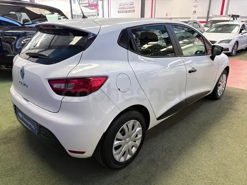 Usado Renault Clio IV LIMITED 75 CV (55 kW) 2019 Blanco Berlina