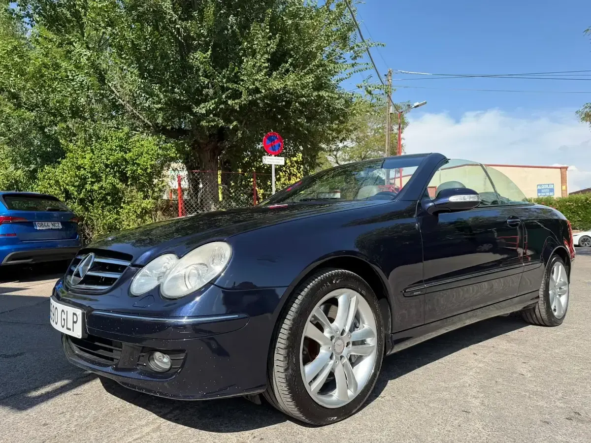Usado Mercedes CLK320 Avantgarde 224 CV (164 kW) 2009 Azul Descapotable