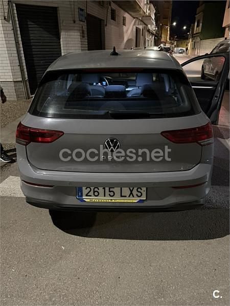 Usado VW Golf VIII Life 110 CV (80 kW) 2020 Gris / plata Berlina