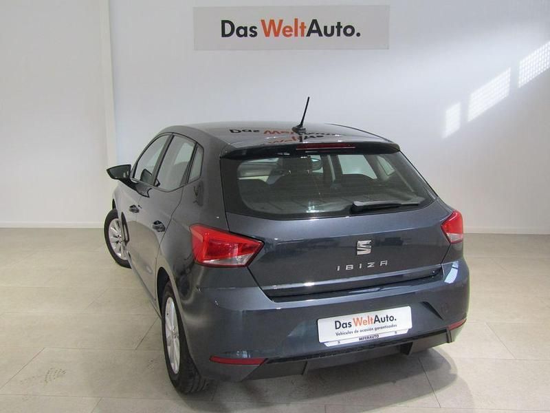 Usado Seat Ibiza Style 110 CV (80 kW) 2021 Gris Utilitario