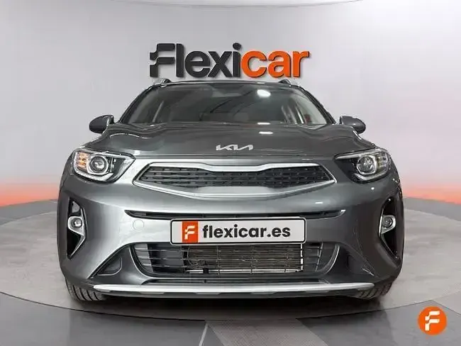 Usado Kia Stonic 84 CV (61 kW) 2024 Gris SUV