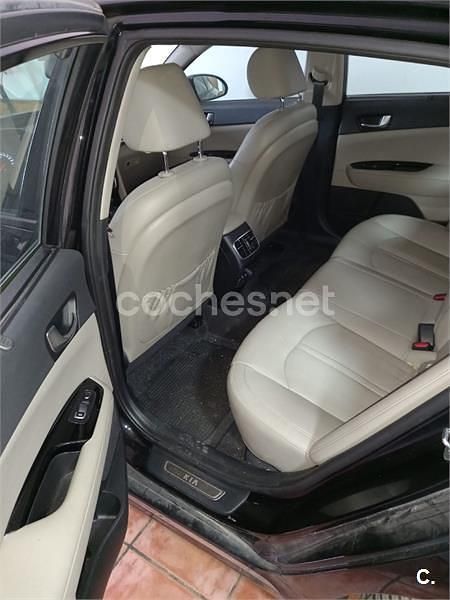 Usado Kia Optima GT-Line 141 CV (103 kW) 2016 Negro Berlina