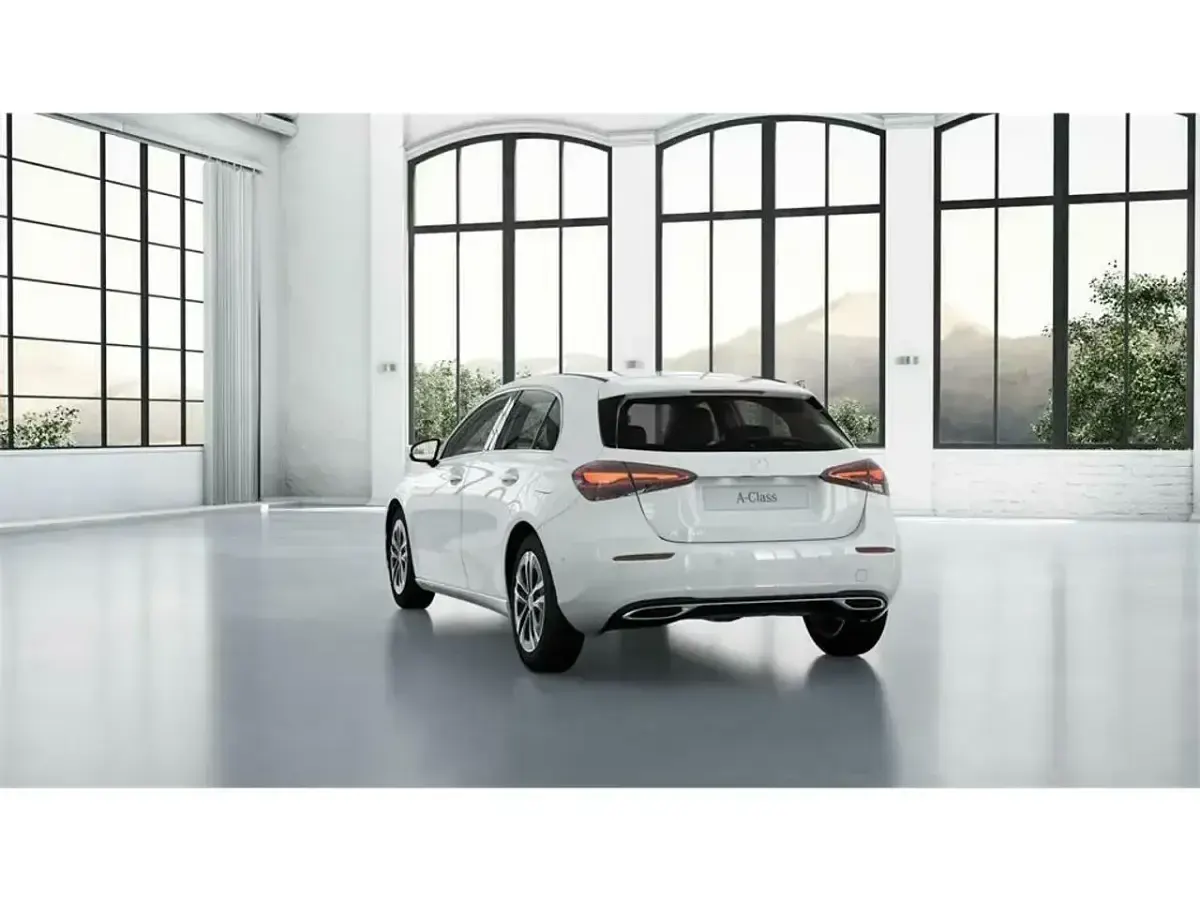 Usado Mercedes A250 Advanced 218 CV (160 kW) 2024 Blanco Berlina