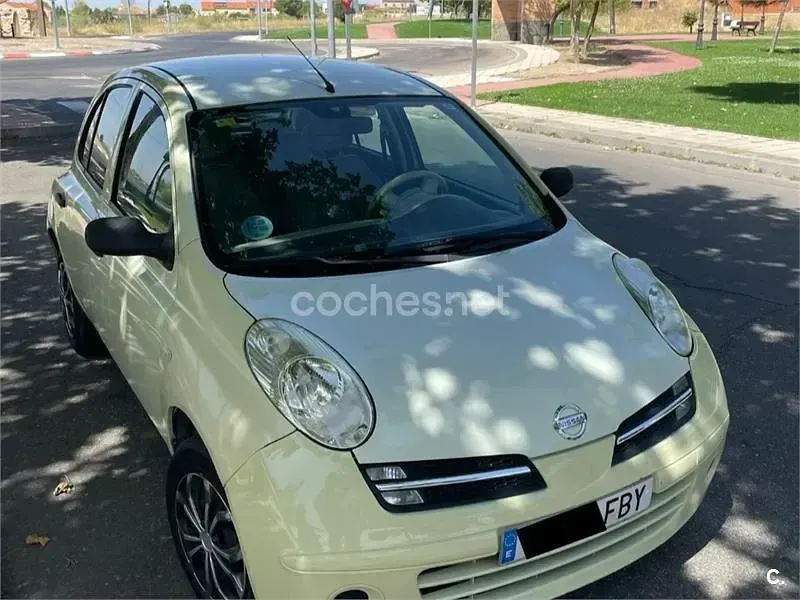 Usado Nissan Micra Visia+ 80 CV (58 kW) 2006 Amarillo Berlina