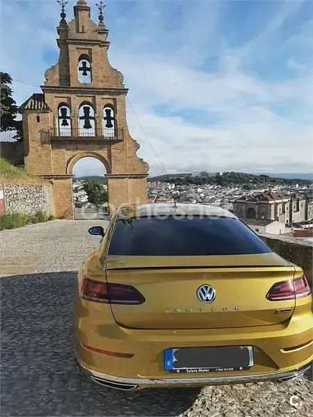 Usado VW Arteon R-line 280 CV (205 kW) 2017 Amarillo Utilitario