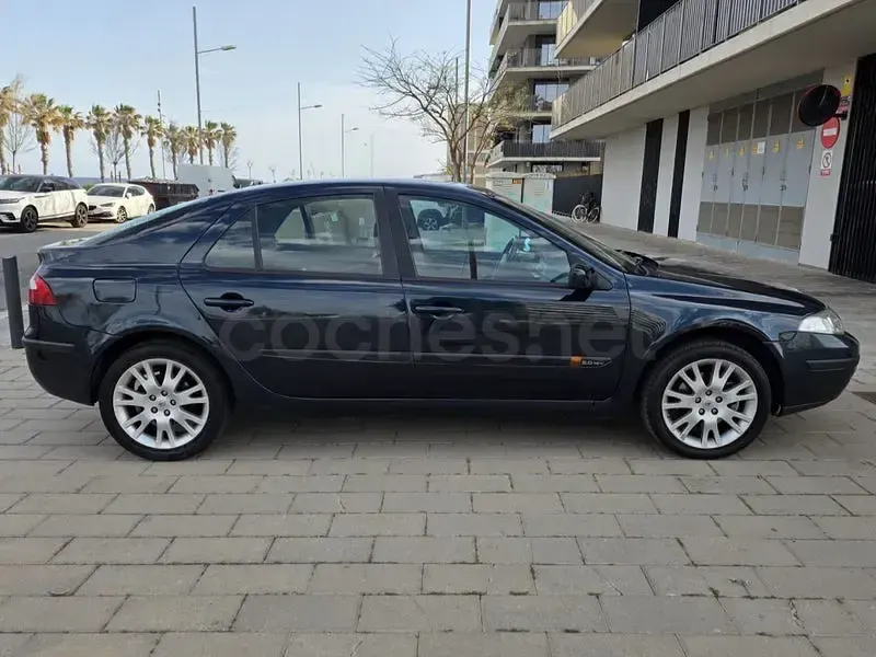 Usado Renault Laguna II Privilege 137 CV (100 kW) 2002 Verde Berlina