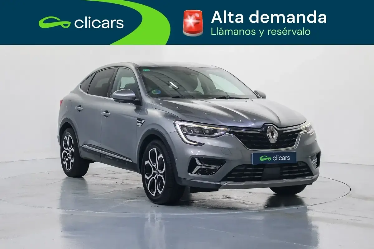Usado Renault Arkana Zen 145 CV (106 kW) 2022 Gris / plata SUV