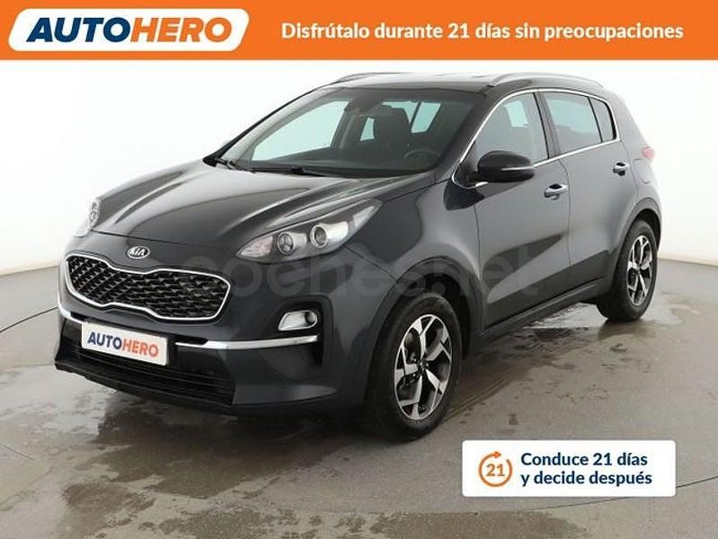 Usado Kia Sportage Plus 136 CV (100 kW) 2021 Gris / plata SUV
