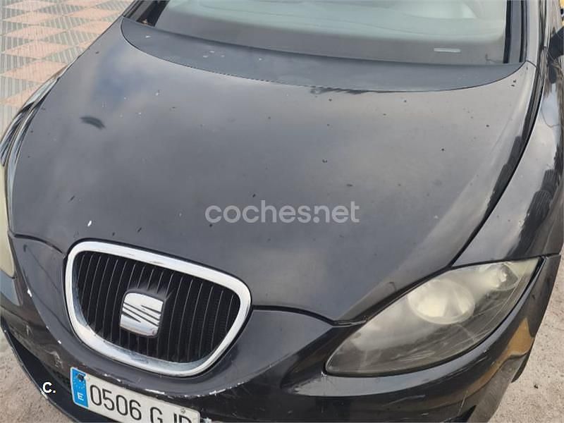 Usado Seat Leon Sport 140 CV (102 kW) 2008 Negro Utilitario