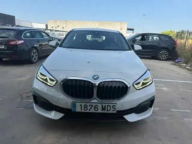 Usado BMW 116 Comfort Edition 116 CV (85 kW) 2023 Blanco Utilitario