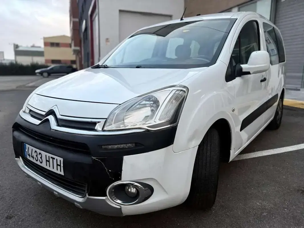 Usado Citroën Berlingo 90 CV (66 kW) 2013 Blanco Monovolumen