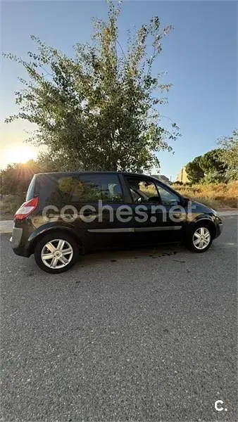Usado Renault Scénic II Dynamique 110 CV (80 kW) 2005 Negro Monovolumen