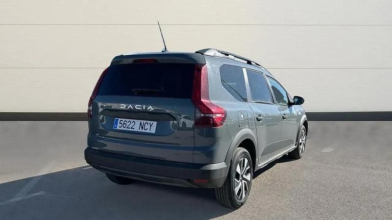 Usado Dacia Jogger Expression 110 CV (80 kW) 2025 Gris Monovolumen