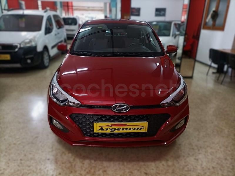 Usado Hyundai i20 84 CV (61 kW) 2019 Blanco Utilitario