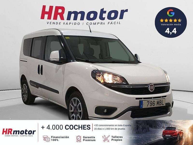 Usado Fiat Doblò Trekking 120 CV (88 kW) 2022 Blanco Monovolumen