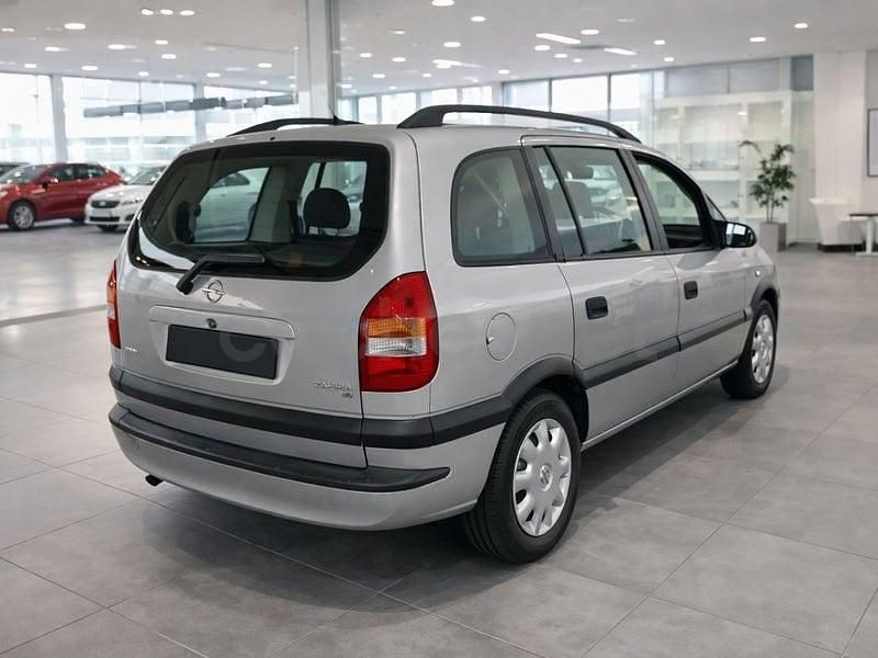 Usado Opel Zafira Comfort 100 CV (73 kW) 2002 Gris / plata Monovolumen