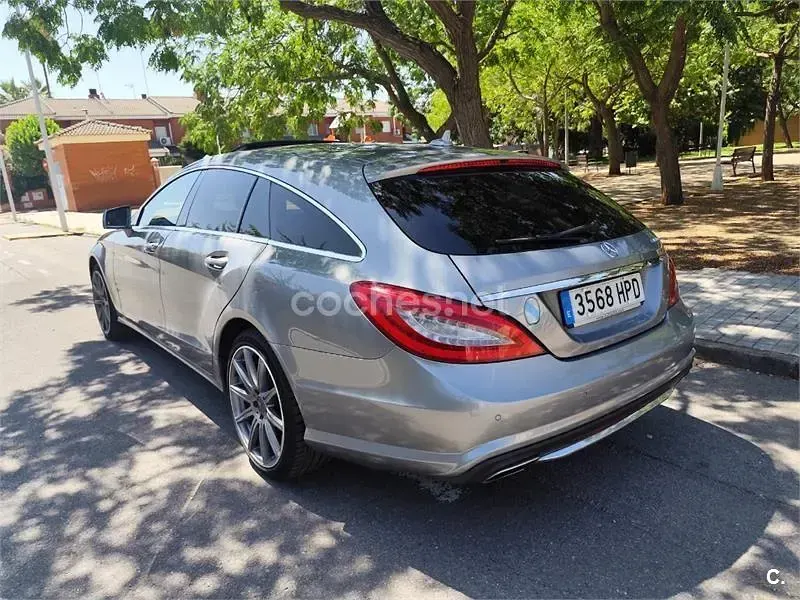 Usado Mercedes CLS350 Shooting Brake 265 CV (194 kW) 2013 Gris / plata Familiar