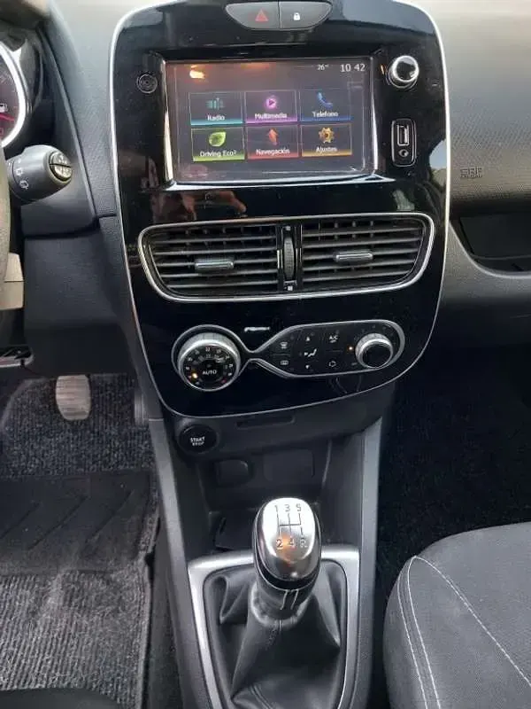 Usado Renault Clio LIMITED 90 CV (66 kW) 2017 Gris Utilitario