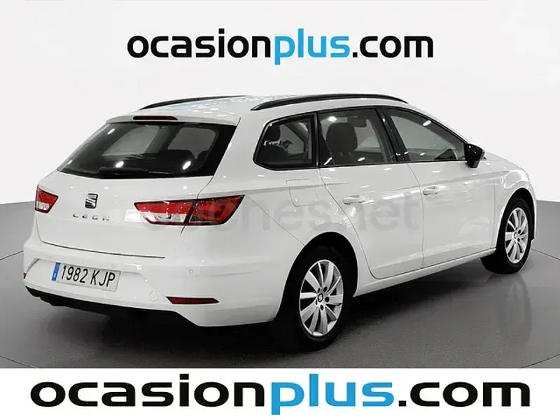 Usado Seat Leon Reference 110 CV (80 kW) 2018 Blanco Familiar