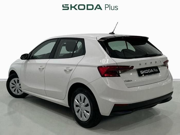 Usado Skoda Fabia Active 80 CV (58 kW) 2022 Blanco Utilitario