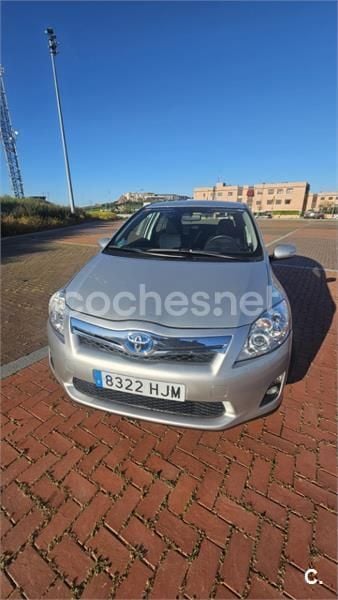 Gris / plata Usado 2012 Toyota Auris Hybrid Active Berlina | 11.399 € (Precio justo) - Imagen 1/4
