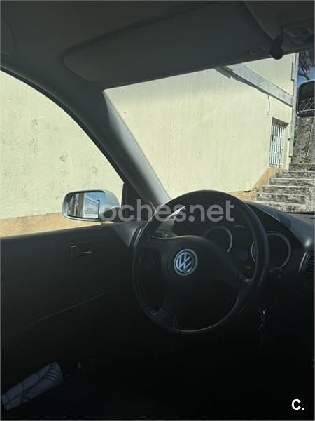 Usado VW Golf IV 110 CV (80 kW) 2002 Gris / plata Berlina