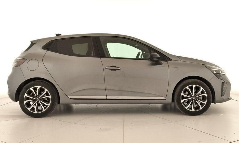 Usado Renault Clio V Techno 145 CV (106 kW) 2025 Gris Berlina