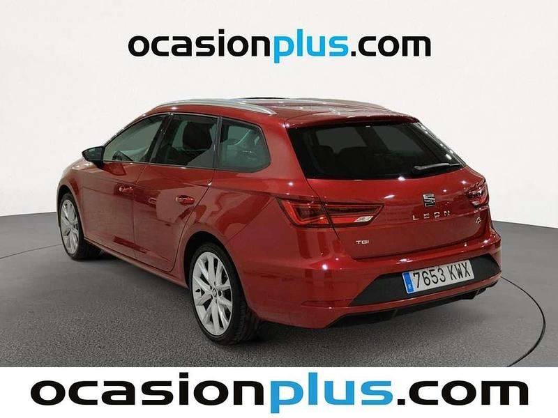Usado Seat Leon ST FR 131 CV (96 kW) 2019 Rojo Familiar