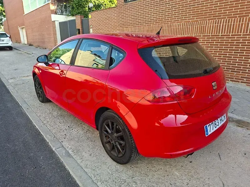 Usado Seat Leon Copa 105 CV (77 kW) 2011 Rojo Utilitario