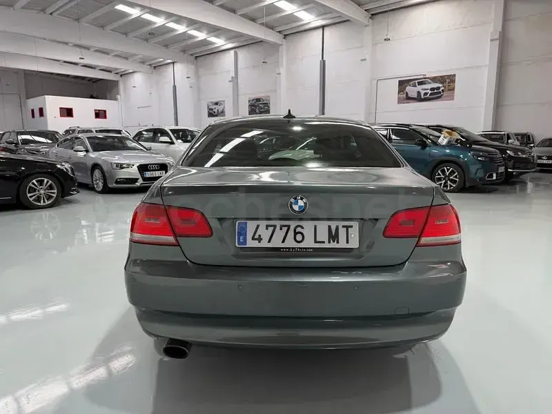 Usado BMW 320 Comfort Edition 170 CV (125 kW) 2008 Gris / plata Coupe