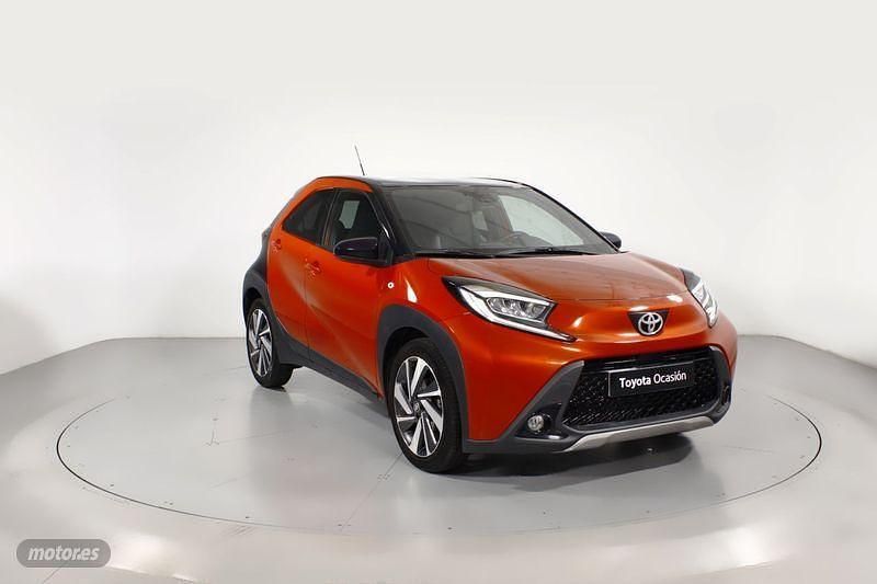 Oro Usado 2022 Toyota Aygo Edition Utilitario | 15.900 € (Caro) - Imagen 1/4