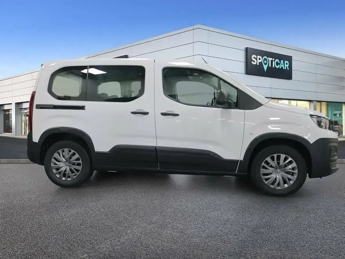 Usado Peugeot e-Rifter Active 100 kW (136 CV) 2023 Blanco Monovolumen