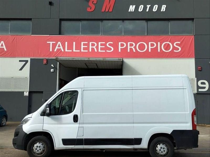 Usado Citroën Jumper 140 CV (102 kW) 2022 Blanco Monovolumen
