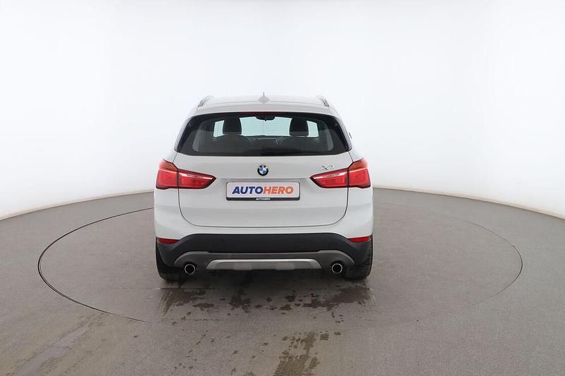Usado BMW X1 Sport Line 190 CV (139 kW) 2018 Blanco SUV
