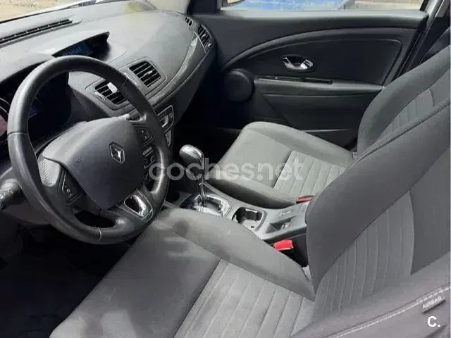 Usado Renault Mégane Bose Edition 110 CV (80 kW) 2015 Blanco Berlina