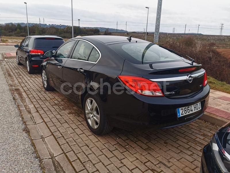 Usado Opel Insignia Selective 130 CV (95 kW) 2012 Negro Berlina