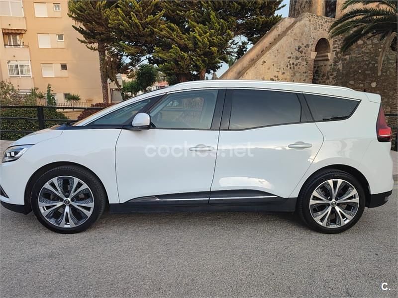 Usado Renault Grand Scénic IV Zen 110 CV (80 kW) 2018 Blanco Monovolumen