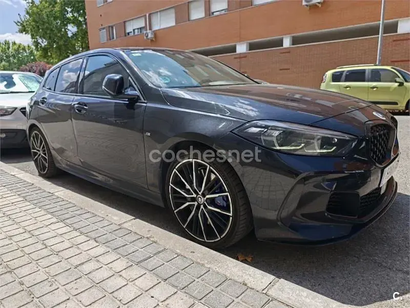 Usado BMW M135 Comfort Edition 306 CV (225 kW) 2021 Negro Utilitario
