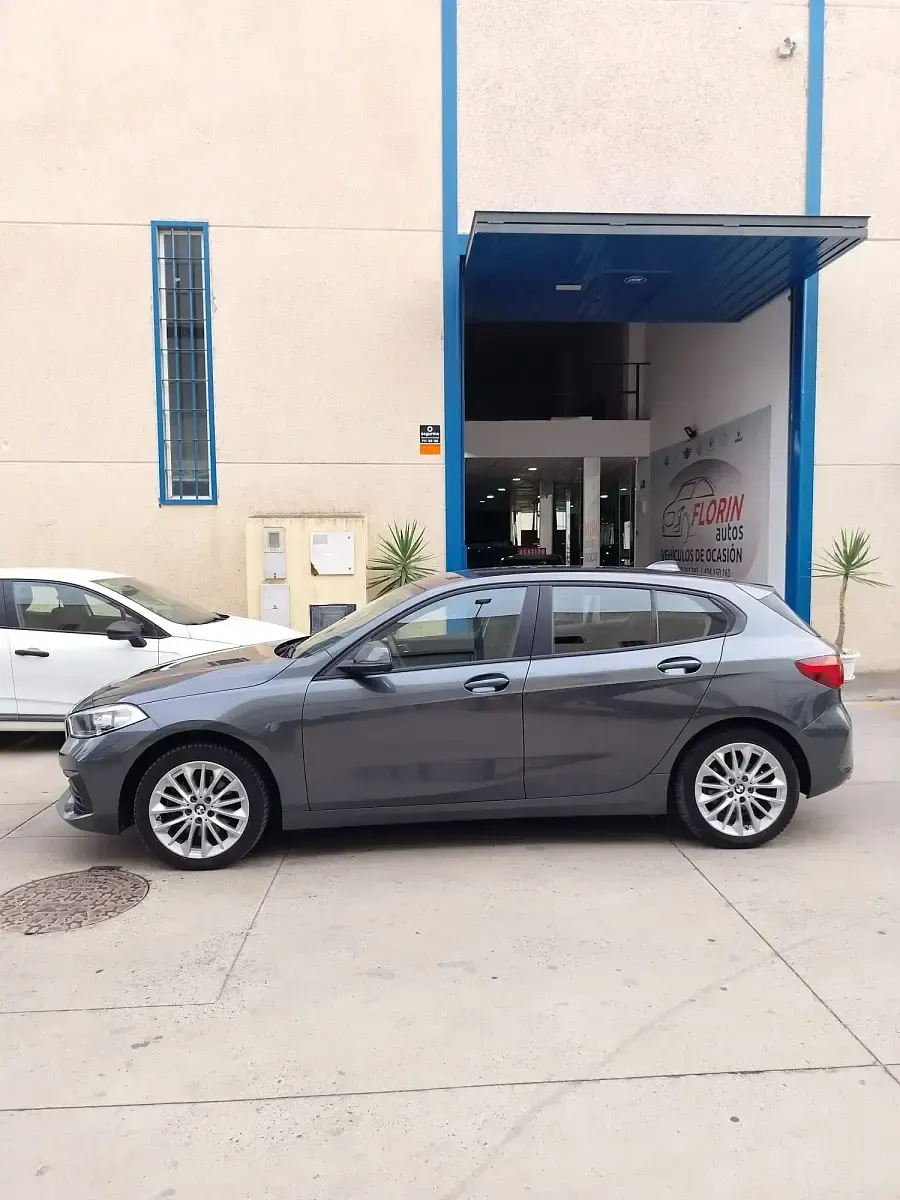 Usado BMW 116 116 CV (85 kW) 2020 Gris / plata Utilitario