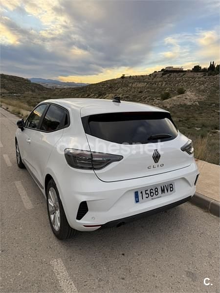 Blanco Usado 2024 Renault Clio V Evolution Berlina | 16.500 € (Precio justo) - Imagen 1/4