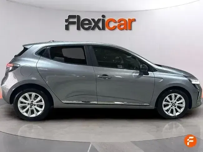Usado Renault Clio Evolution 100 CV (73 kW) 2025 Gris Utilitario