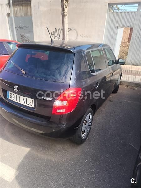 Usado Skoda Fabia Ambition 90 CV (66 kW) 2015 Negro Berlina