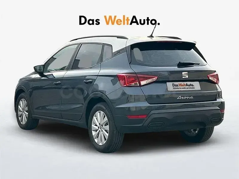 Usado Seat Arona Style 110 CV (80 kW) 2024 Gris / plata SUV
