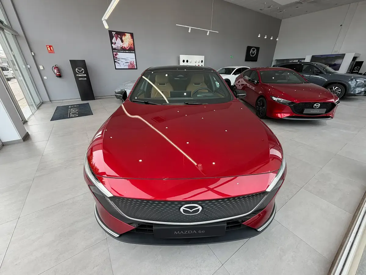 Usado Mazda 6e Takumi-Line 189 kW (258 CV) 2025 Rojo Berlina