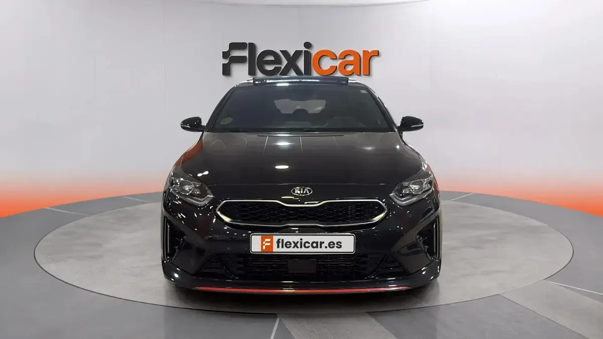 Usado Kia ProCeed GT-Line 140 CV (102 kW) 2019 Negro Familiar