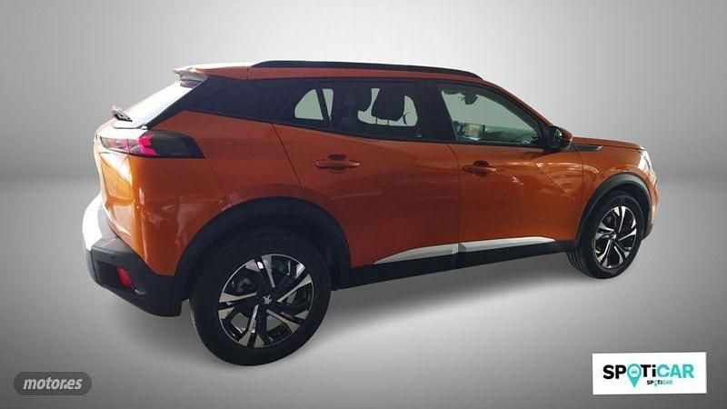 Usado Peugeot 2008 Allure 110 CV (80 kW) 2022 Naranja SUV