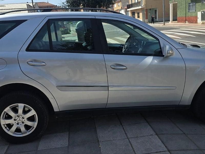 Usado Mercedes ML280 190 CV (139 kW) 2006 Gris / plata SUV