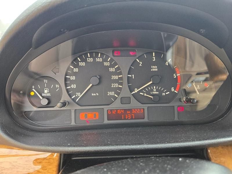 Usado BMW 318 115 CV (84 kW) 2002 Gris Berlina