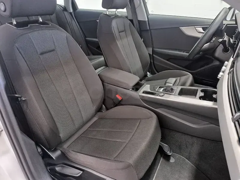 Usado Audi A4 Advanced Plus 136 CV (100 kW) 2022 Blanco Familiar