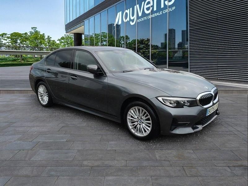 Usado BMW 318 Comfort Edition 150 CV (110 kW) 2022 Gris Berlina